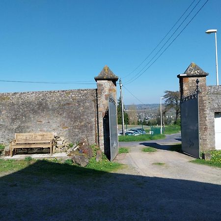 Maison Chaleureuse Avec Terrasse Et Vue Baie Avranches Bagian luar foto